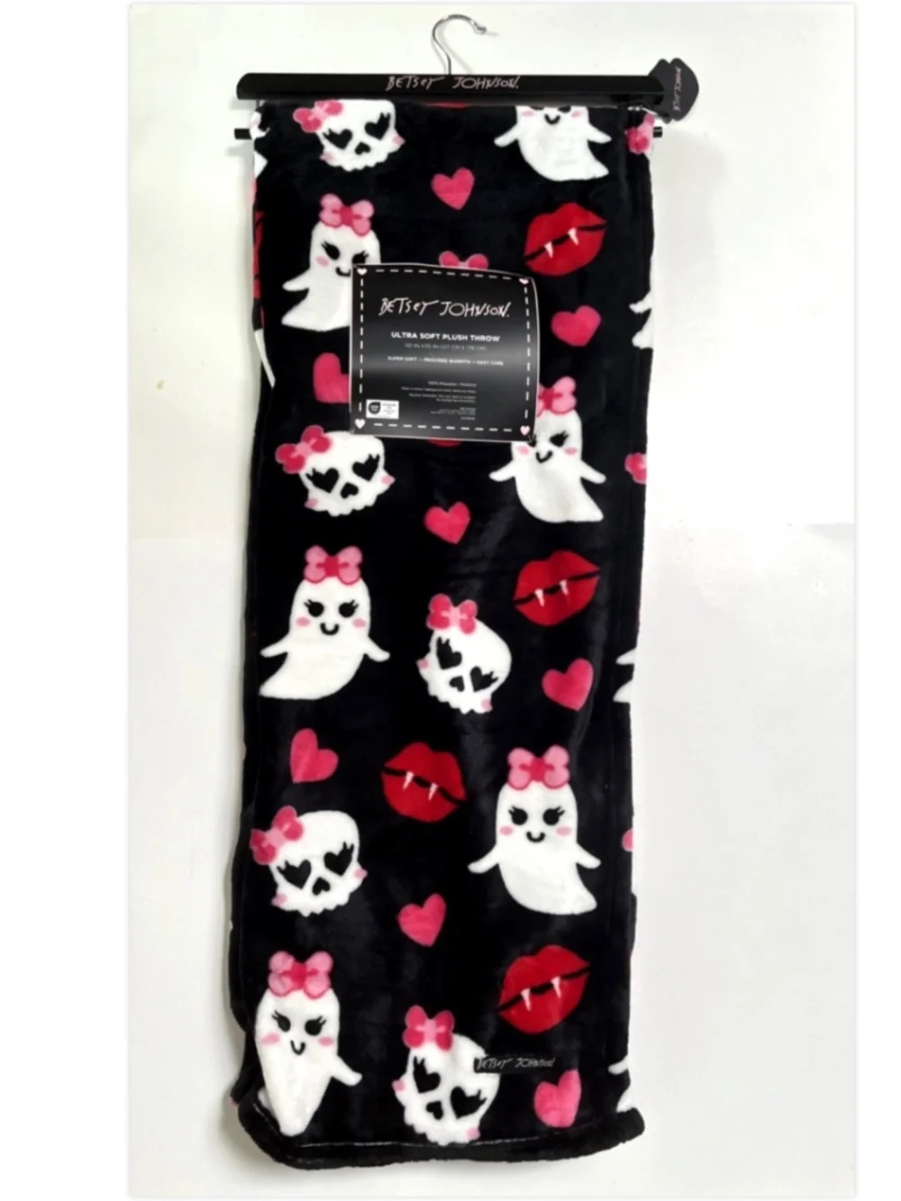 Betsey Johnson Halloween Plush Throw Blanket Ghost Skull Vampire 50x70 NEW